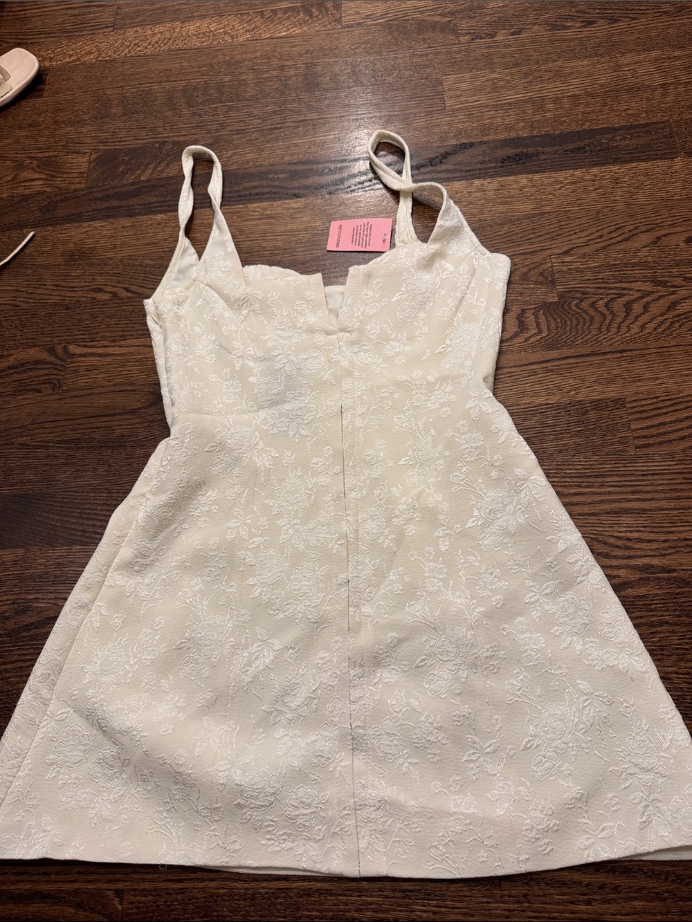 PrettyLittleThing White Floral Textured Mini Dress